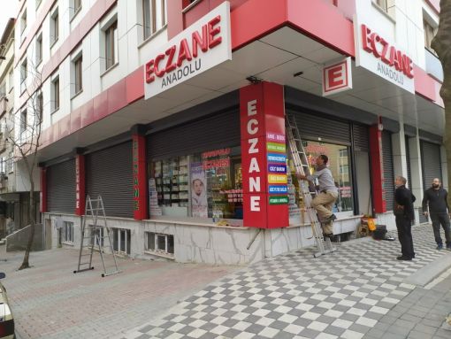 Ataköy reklamcı, tabelacı, branda afiş, afişçi, tabela imalatı, ucuz afiş, krom harf, tabela tamiri, tabela çeşitleri, dijital baskı merkezi, kompozit kaplama, cephe giydirme, cam kaplama, sticker, pankart