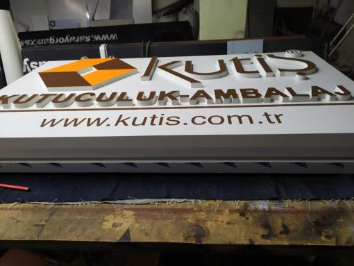 Bağcılar reklamcı, tabelacı, branda afiş, afişçi, tabela imalatı, ucuz afiş, krom harf, tabela tamiri, tabela çeşitleri, dijital baskı merkezi, kompozit kaplama, cephe giydirme, cam kaplama, sticker, pankart